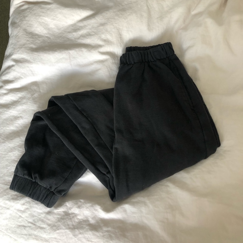 Brandy Melville Rosa sweatpants